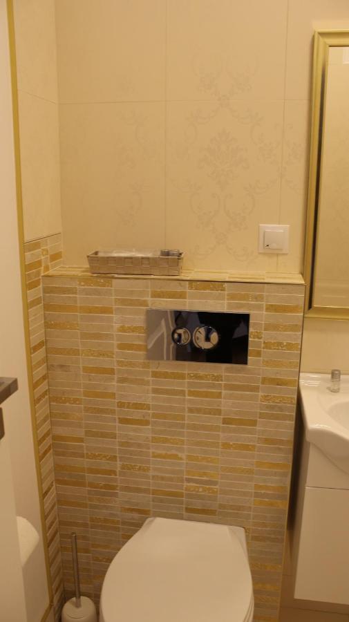 Orhideea Apartment オラデア エクステリア 写真