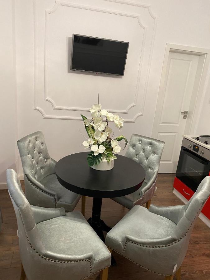 Orhideea Apartment オラデア エクステリア 写真